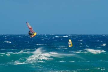 Volando sobre las olas (Foto Antonio Rico)